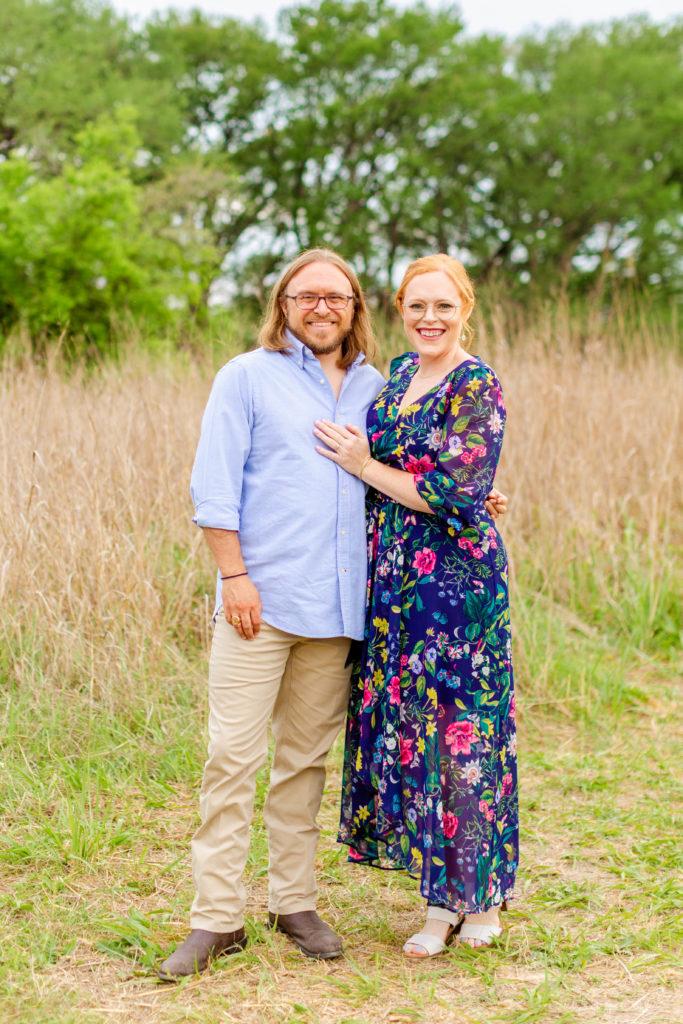 6 Engagement Outfit Tips to Nail Your Session | IndyPop Photo | Texas and Colorado Wedding and Elopement Photographer | Engagement Outfit Inspiration | Cibolo Nature Center | Texas Engagement Photos | via indypopphoto.com