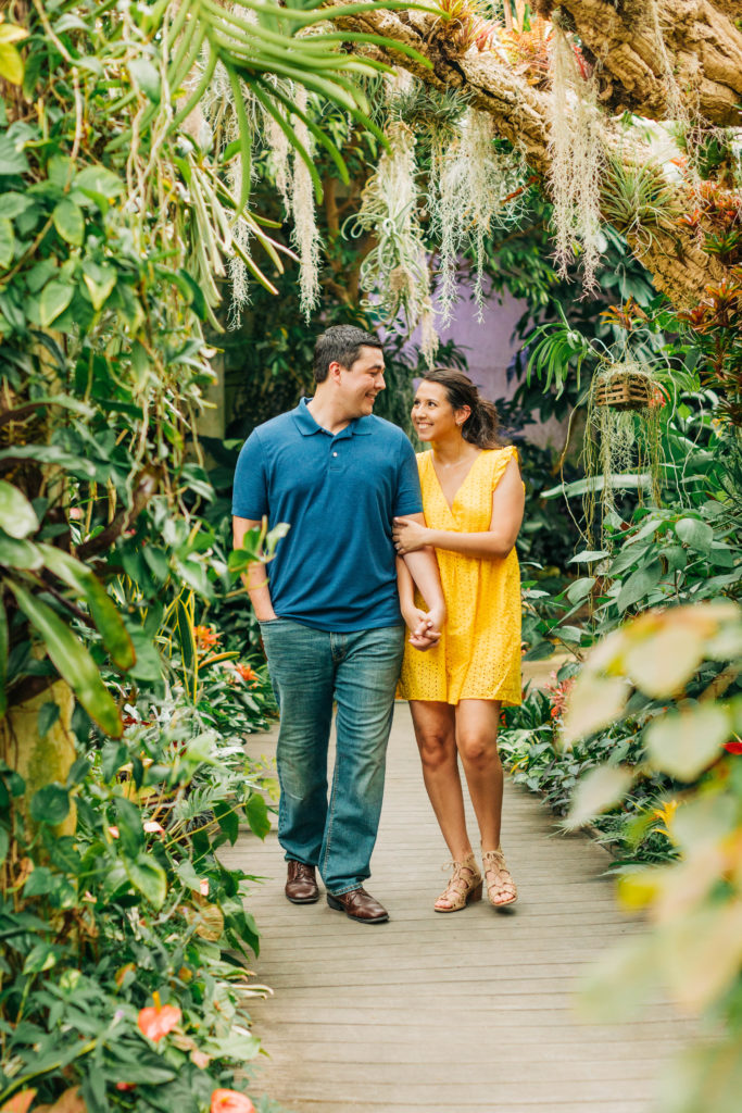 6 Engagement Outfit Tips to Nail Your Session | IndyPop Photo | Texas and Colorado Wedding and Elopement Photographer | Engagement Outfit Inspiration | San Antonio Botanical Gardens | Texas Engagement Photos | via indypopphoto.com