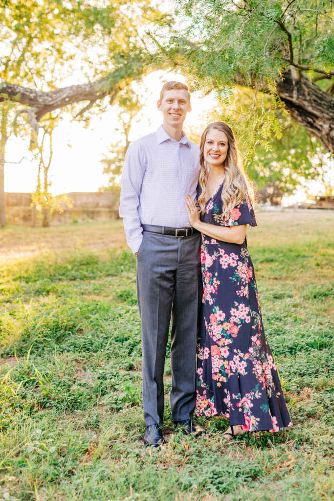 6 Engagement Outfit Tips to Nail Your Session | IndyPop Photo | Texas and Colorado Wedding and Elopement Photographer | Engagement Outfit Inspiration | San Marcos, Texas | Texas Engagement Photos | via indypopphoto.com
