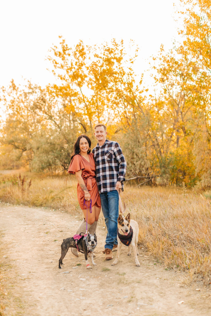 How to Include Dogs in Engagement Photos | Indy Pop Photo | Texas and Colorado Wedding Photographer | engagement photos, engagement session, dogs in photos, couples photos, outfit inspiration, ideas for outfits for photos | via indypopphoto.com