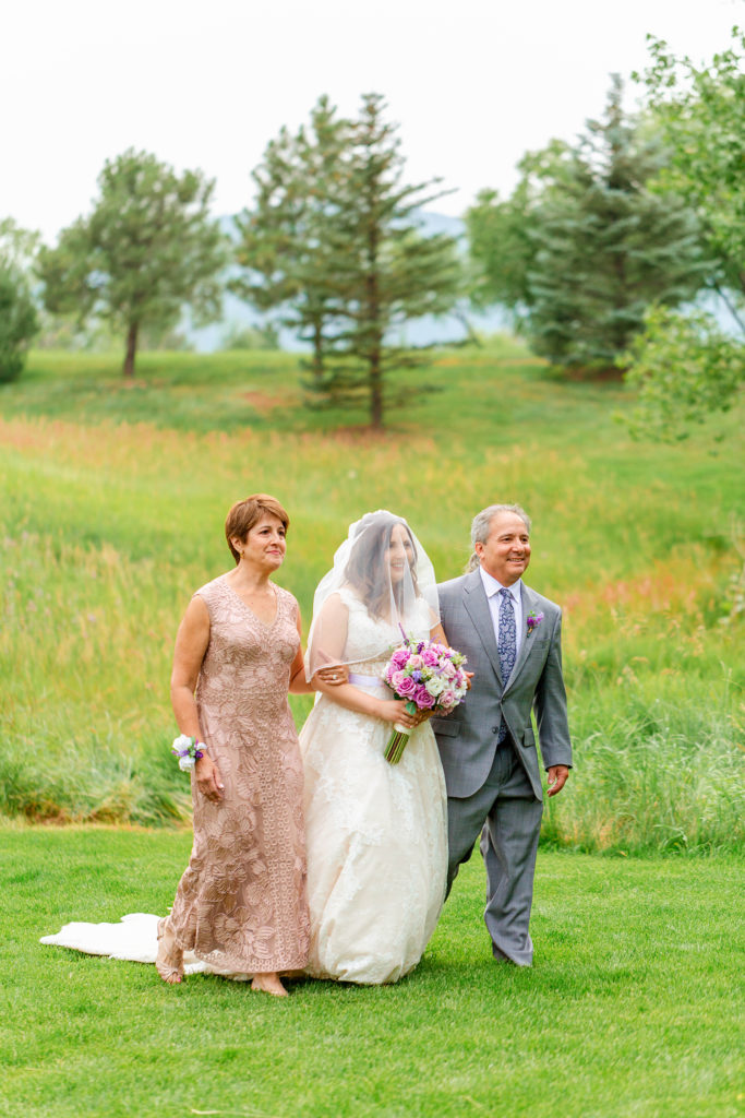 Spruce Mountain Ranch Wedding | Indy Pop Photography | Colorado Wedding Photographer | Colorado wedding inspiration, wedding ceremony, outdoor ceremony, bride and groom, intimate wedding, small wedding | via indypopphoto.com